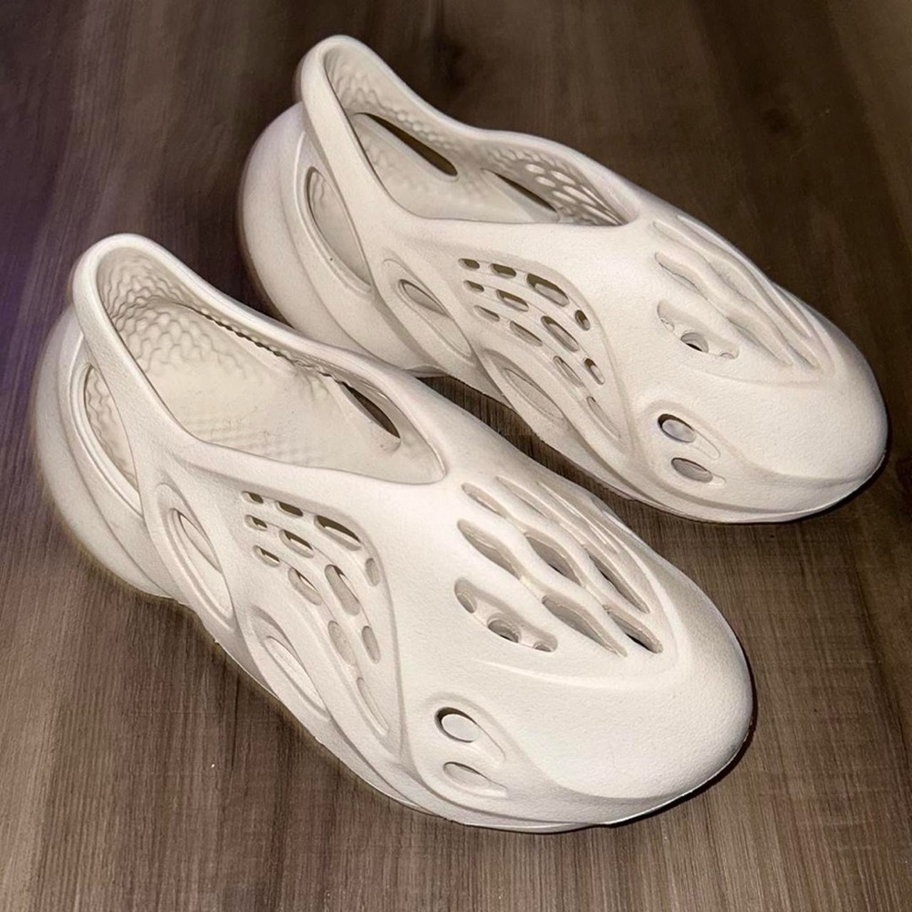 yeezy foam runners